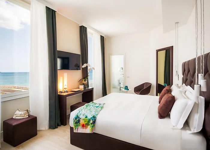 Отель Miramare The Palace 5*