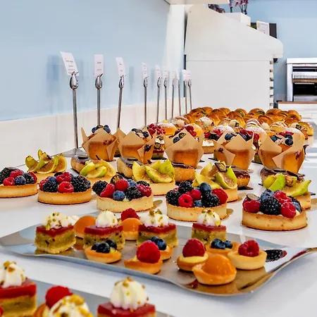 Ξενοδοχείο Miramare The Palace 5*